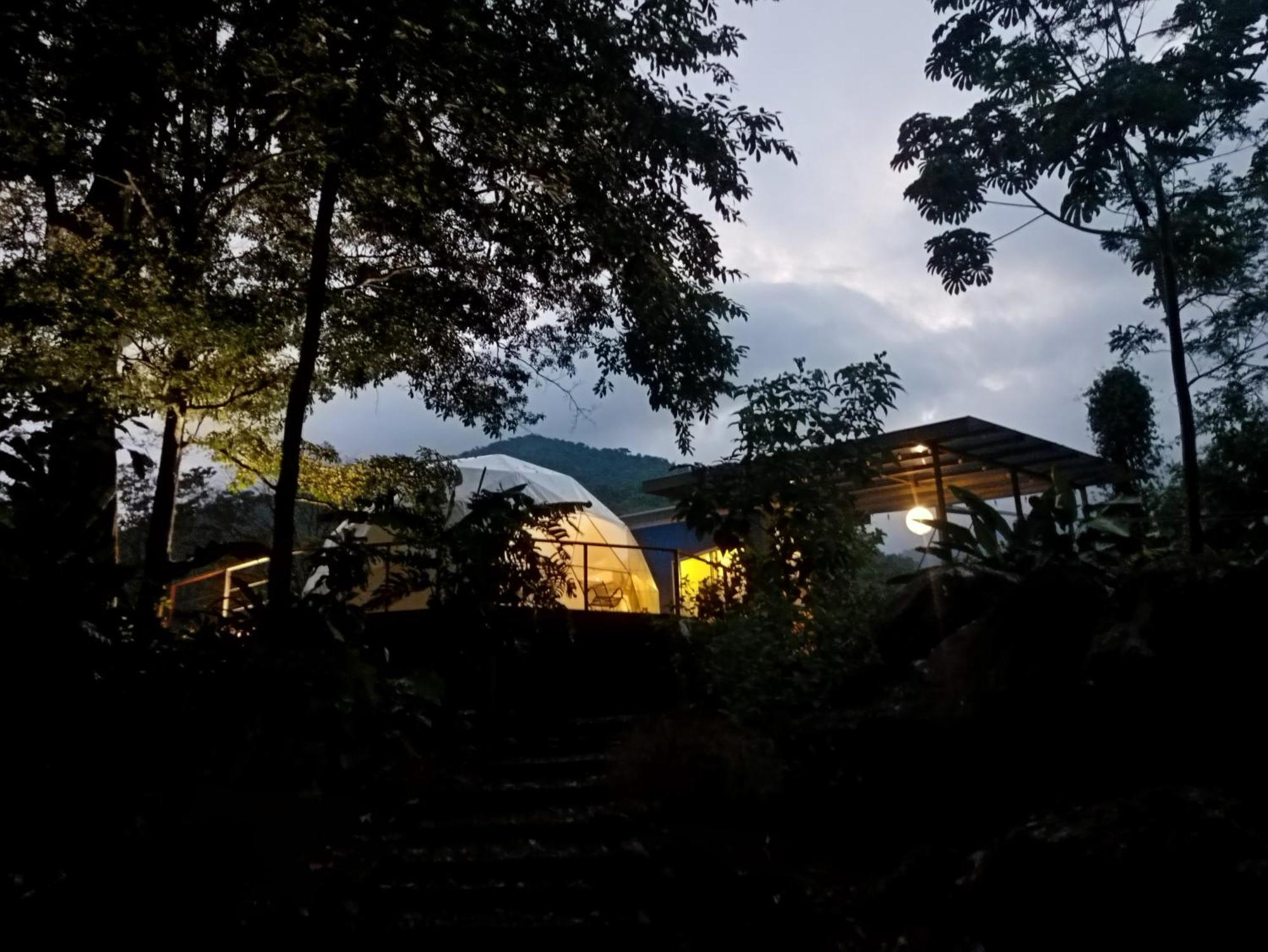 Bitzu Dome-Bijagua Riverside Glamping Екстериор снимка